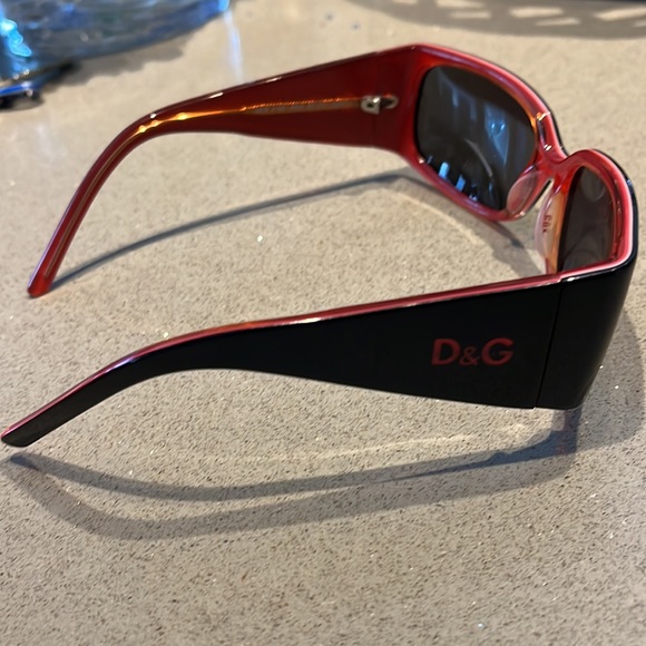 Dolce & Gabbana sunglasses - Picture 2 of 6